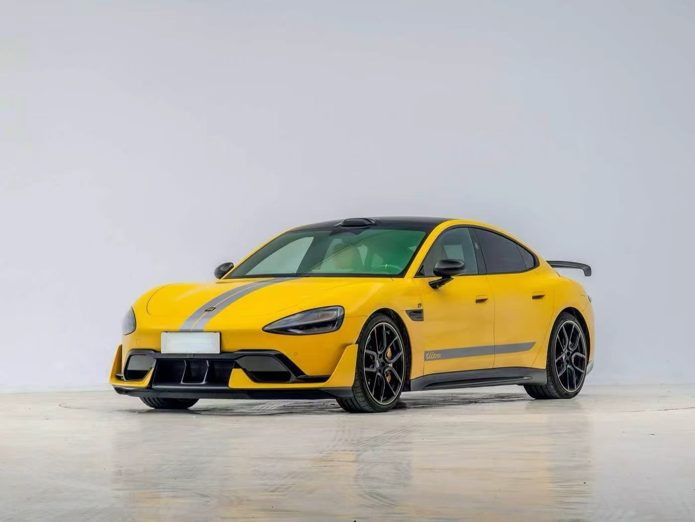 小米汽车 SU7 Ultra 2025款